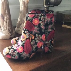 So fun!  Floral embroidered booties!